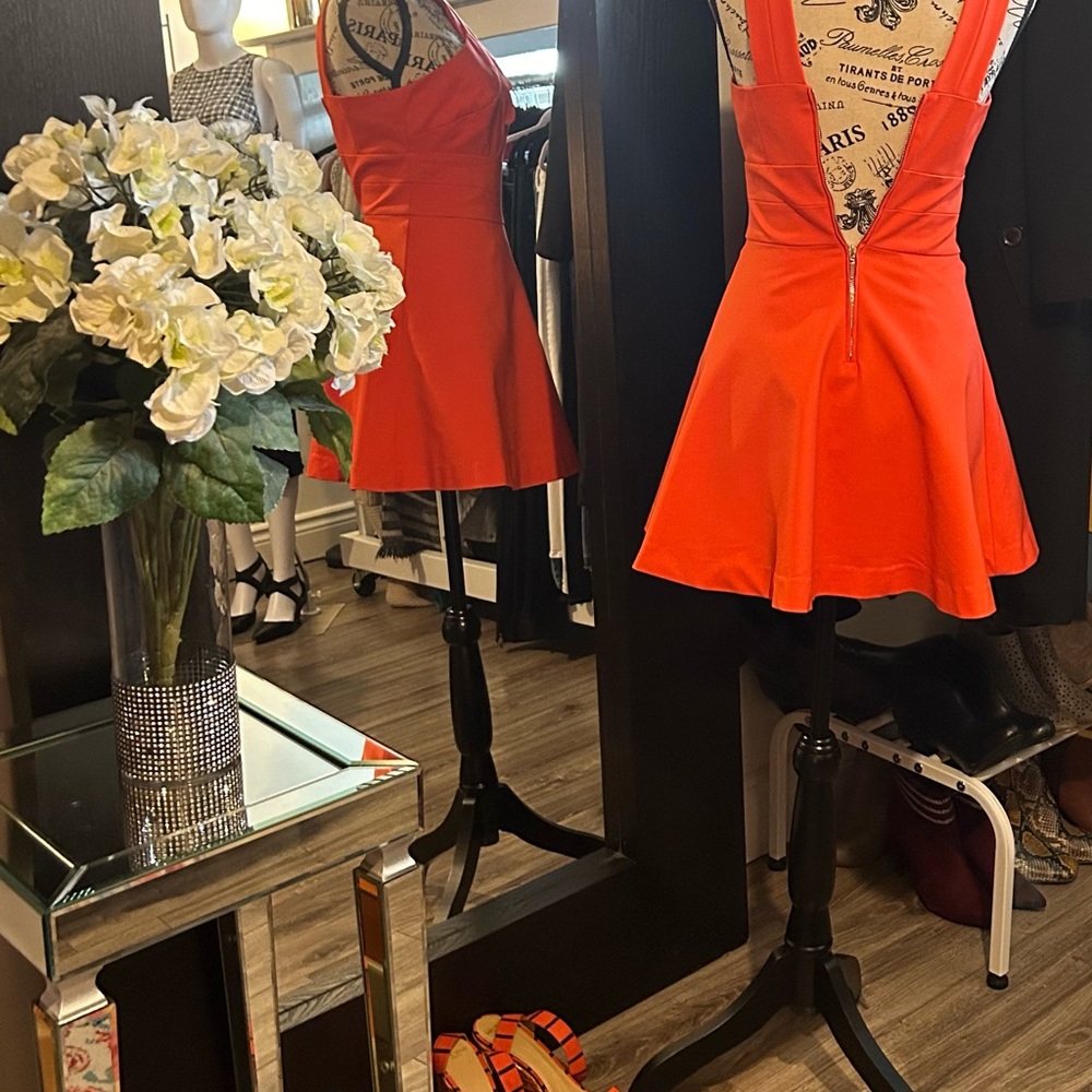 BEAUTIFUL, ARMANI bright Orange 🍊 short dress.  Size XS - Picture 11 of 13